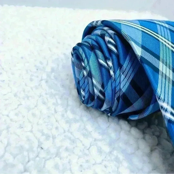 Nautica Blue & White Checkered Plaid Mens 100% Silk Necktie - Picture 3 of 10